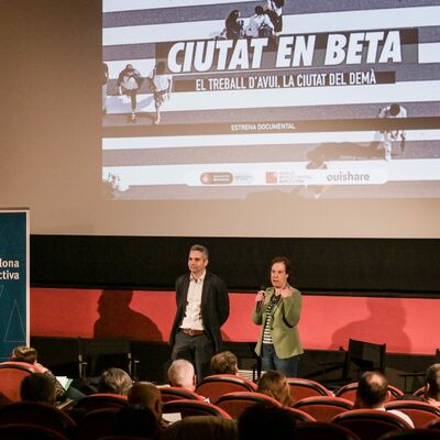 None_Cloenda amb Raquel Gil - Comissionada promoci&oacute; de l&rsquo;ocupaci&oacute; i pol&iacute;tiques contra la precarietat a l'Ajuntament de Barcelona_52488559113.jpg