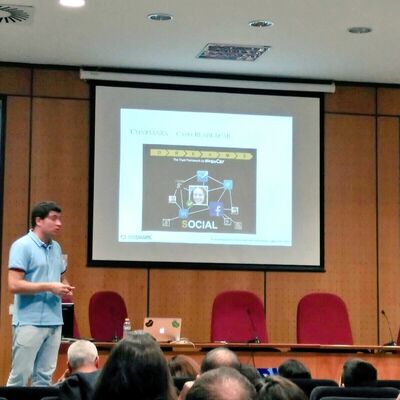 Photo 11 sur 96, Gira Universidades Ouishare Espa&ntilde;a 2016_2017