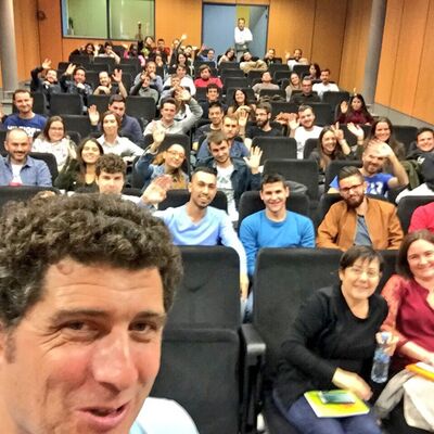 None_Nacho Mas en la facultad de Ciencias Pol&iacute;ticas y Econ&oacute;micas de la Univeritat Jaume I (Castellon)_22797137548.jpg