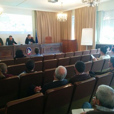 Photo 46 sur 96, Gira Universidades Ouishare Espa&ntilde;a 2016_2017