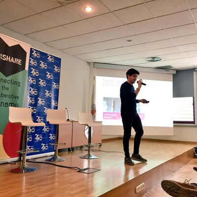 Photo 51 sur 96, Gira Universidades Ouishare Espa&ntilde;a 2016_2017