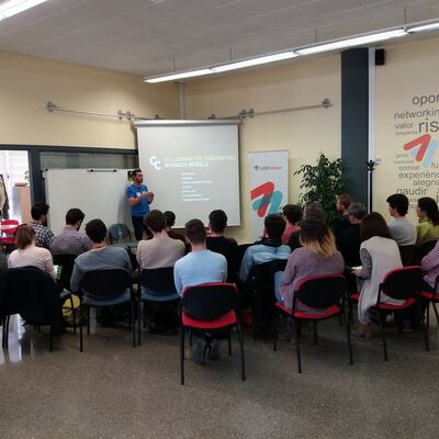Photo 26 sur 96, Gira Universidades Ouishare Espa&ntilde;a 2016_2017