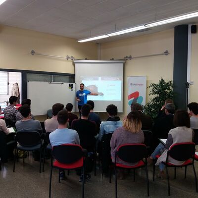 Photo 21 sur 96, Gira Universidades Ouishare Espa&ntilde;a 2016_2017