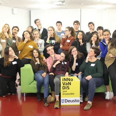 Photo 17 sur 96, Gira Universidades Ouishare Espa&ntilde;a 2016_2017