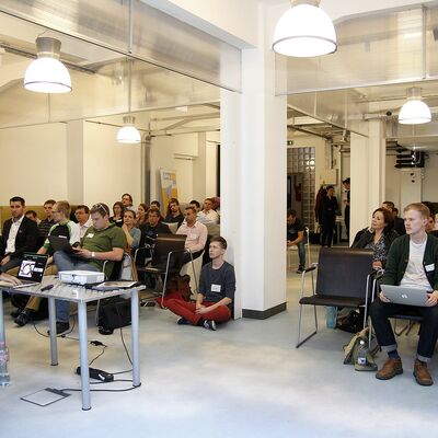 None_OuiShare Budapest - Talks and Pitch Competition (April 2014)_14251456489.jpg