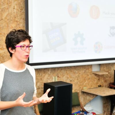None_Dalma, CEE Connector presenting OuiShare_10688355975.jpg