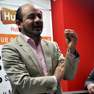 None_Ren&eacute; nos recibe en HubBog_16843792696.jpg