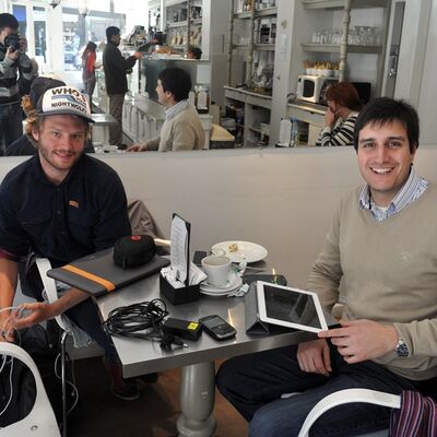 None_Wifi + cafe = happy OuiShare crew_10007244524.jpg