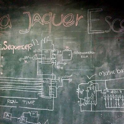 None_La Jaquer EsCool :)_16812304039.jpg