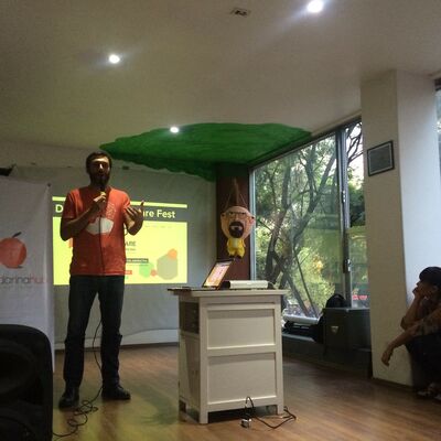 None_Explicando acerca de OuiShare_22449034507.jpg