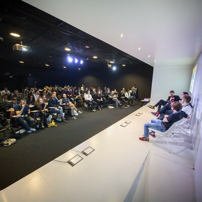 None_Panel de startups (SocialCar, Glovo, EatWith, MyTwinPlace) moderado por Antonin L&eacute;onard_23194819152.jpg