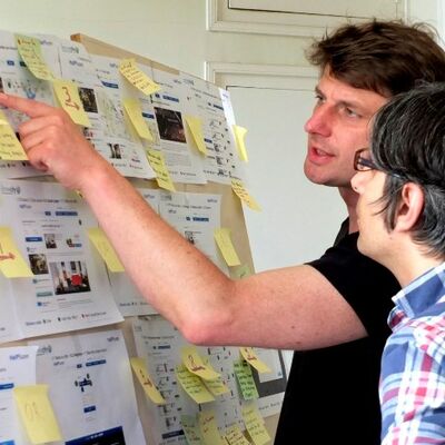 Thomas giving ideas to HallSt
