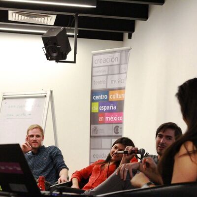 None_En la mesa redonda_14200321084.jpg