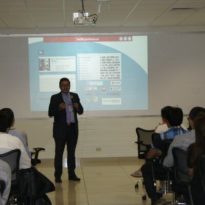 Photo 21 sur 142, Ouishare Talk: Econom&iacute;a Colaborativa y Modelo de Negocios, Lima 10 mayo 2017