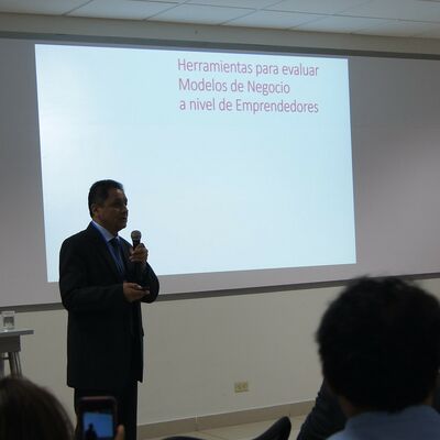 Photo 51 sur 142, Ouishare Talk: Econom&iacute;a Colaborativa y Modelo de Negocios, Lima 10 mayo 2017