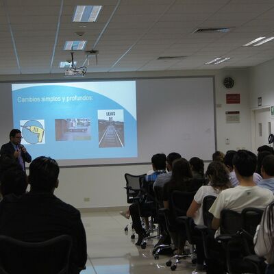 Photo 37 sur 142, Ouishare Talk: Econom&iacute;a Colaborativa y Modelo de Negocios, Lima 10 mayo 2017