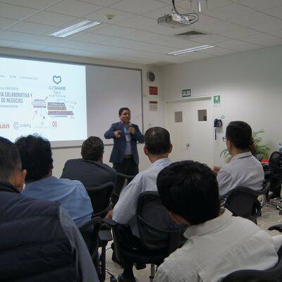 Photo 108 sur 142, Ouishare Talk: Econom&iacute;a Colaborativa y Modelo de Negocios, Lima 10 mayo 2017